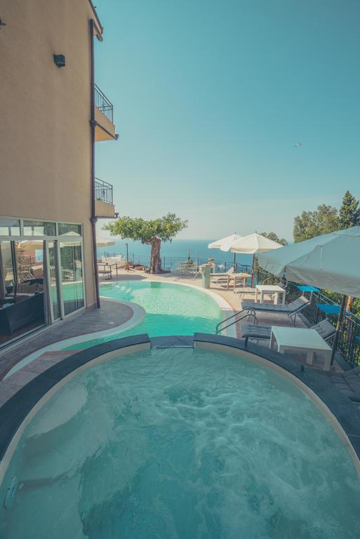 Meridiana Hotel Taormina Bagian luar foto